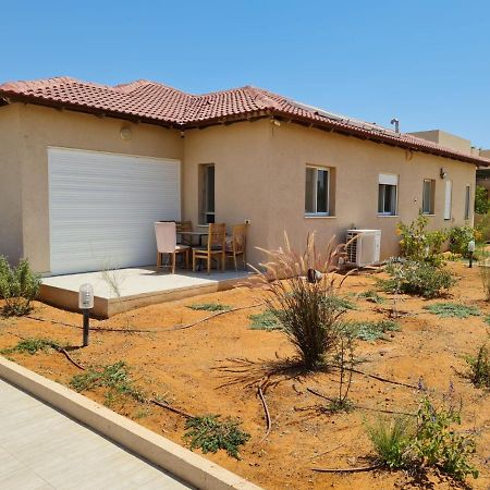 אילן ו אילנית בתי אירוח ביישוב אשלים Villa Buitenkant foto