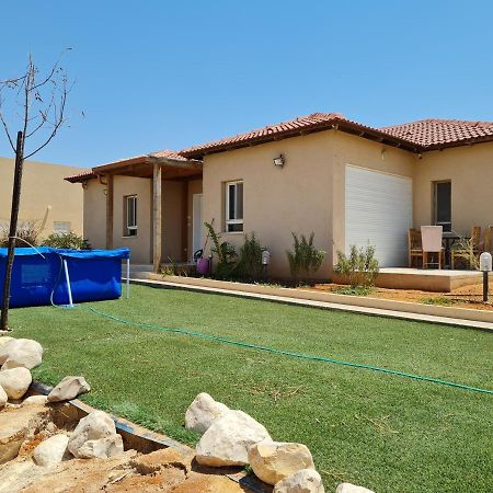 אילן ו אילנית בתי אירוח ביישוב אשלים Villa Buitenkant foto