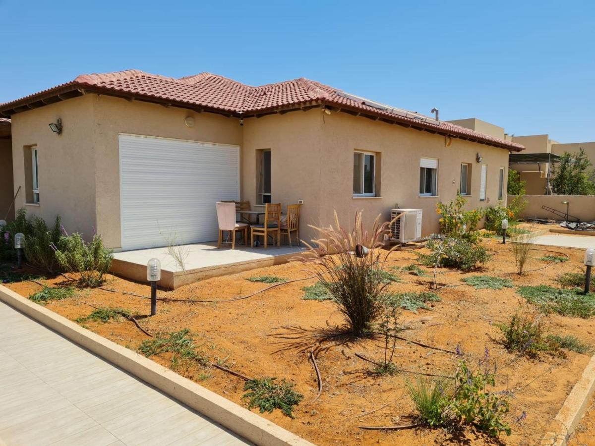 אילן ו אילנית בתי אירוח ביישוב אשלים Villa Buitenkant foto